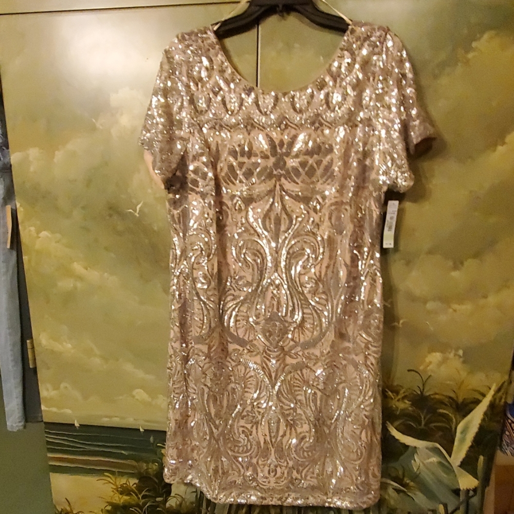 DRESS - Picture 3 of 7